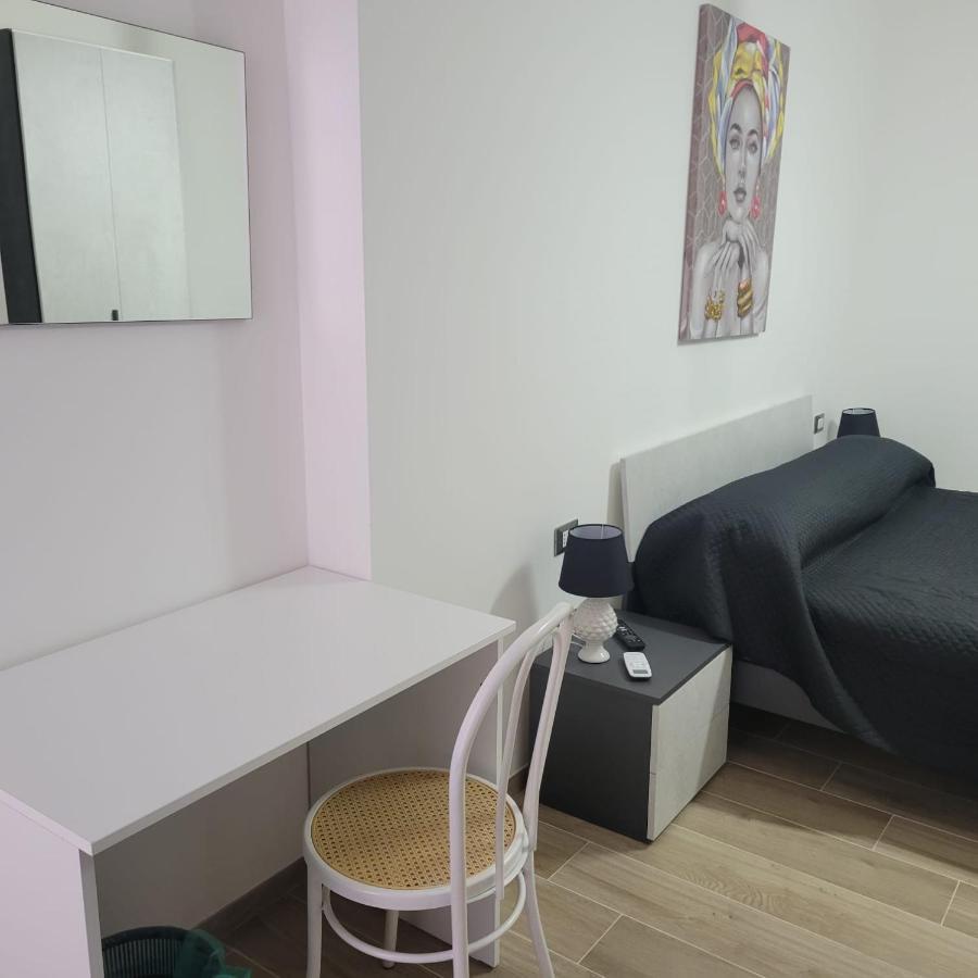 B&B Dei Sogni In Centro, Con Facilita Di Parcheggio Cosenza Exterior foto